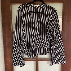 Black and white flouncy top